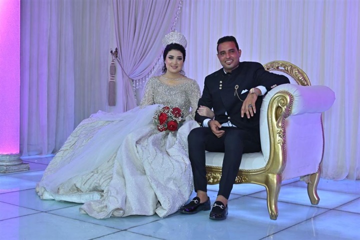 الكاتب الصحفي محمود عبد الحليم يهنئ الحاج حلمي الزعيري بمناسبة زفاف نجله