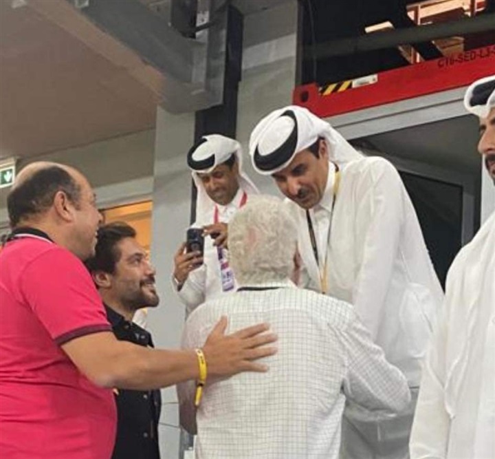 حسن شحاتة وأحمد سليمان يتحدثان مع أمير قطر عن كأس العالم