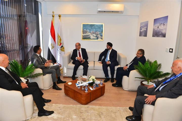 الطيران المدني تبحث تعزيز نطاق الشراكة مع شركة بوينج لصناعة الطائرات 