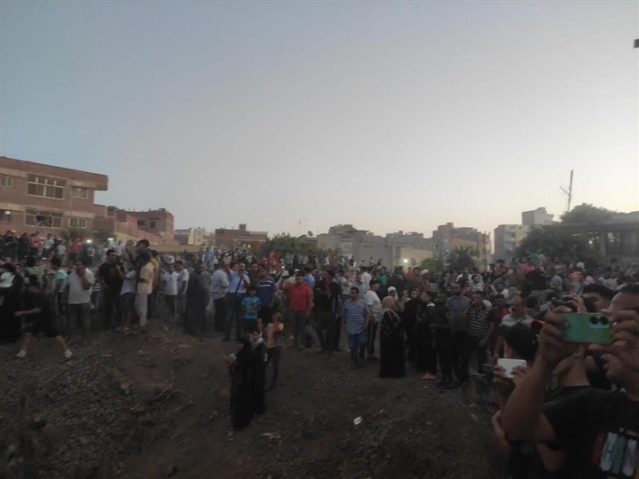 تصادم قطارين بالزقازيق والدفع بعربات إسعاف لموقع الحادث 