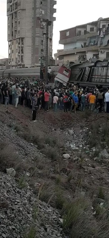 تصادم قطارين بالزقازيق والدفع بعربات إسعاف لموقع الحادث 