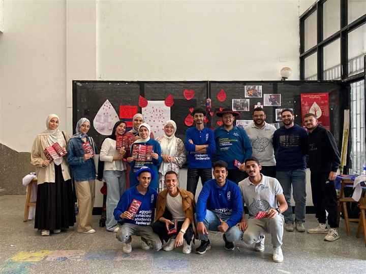  الاتحاد المصري لطلاب الصيدلة يهدون الحياة في حملة التبرع بالدم بجامعة قناة السويس