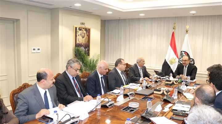 وزير قطاع الأعمال يستقبل وفدا رفيع المستوى من مجموعة البنك الدولي 