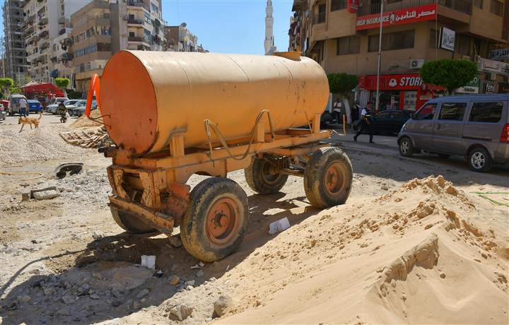محافظ بورسعيد يتفقد أعمال المرحلة الثانية من تطوير "شارع 15 سبتمبر" بمدينة بورفؤاد 