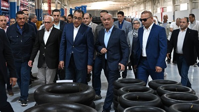  رئيس مجلس الوزراء يتفقد توسعات مصنع بيراميدز لإطارات السيارات جنوب بورسعيد 
