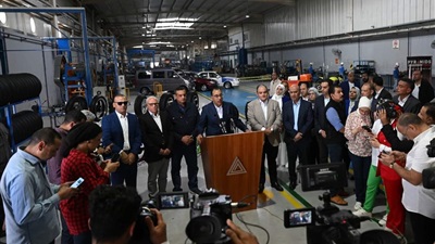 رئيس الوزراء يُدلي بتصريحات تليفزيونية عقب تفقده مصنع بيراميدز للإطارات بمحافظة بورسعيد 