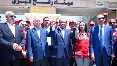 وزير الخارجية ورئيس الوزراء الفلسطيني يزورا معبر رفح 