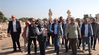 وزير السياحة يتفقد مشروعات الترميم بعدد من المواقع الأثرية بالأقصر 