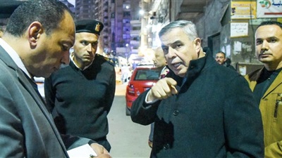 محافظ الإسكندرية يقوم بجولة في منطقة سيدي بشر.. ويوجه بتنظيم سير الحركة المرورية وإزالة الأكشاك ومحطات الركاب غير مستغلة 