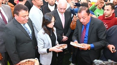 محافظ البحيرة تفتتح معرض «أهلًا رمضان» بارض المعارض بدمنهور بتخفيضات تصل إلى 40% 