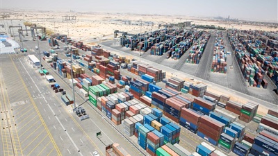 وليد جمال الدين: تطوير منظومة إدارة الشاحنات يعد ركيزة أساسية لتسهيل حركة البضائع وزيادة القدرة الاستيعابية لميناء السخنة 