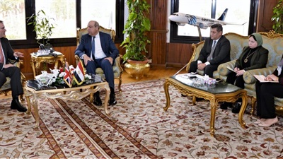 مصر وبريطانيا تتفقان على تطوير النقل الجوي وتبادل الخبرات في المطارات 