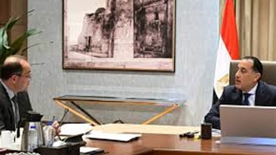 رئيس الوزراء يتابع مع وزير المالية عددا من ملفات العمل 