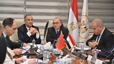 وزير الاستثمار يبحث مع وزير التجارة المغربي زيادة حركة التجارة بين البلدين 