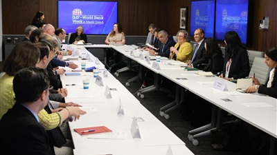 وزير الخارجية يشارك في جلسة نقاشية 