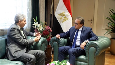 وزيرا الصحة والسياحة والآثار يبحثان استراتيجية تكاملية للارتقاء بالخدمات الطبية للسائحين 