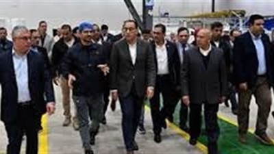 رئيس الوزراء يصل المنطقة الاقتصادية لقناة السويس لافتتاح 9 مصانع 