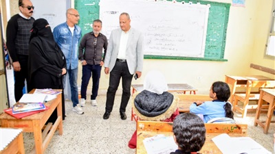 مدير تعليم بورسعيد يتفقد انتظام اليوم الدراسي وتطوير الخدمات بمدرسة سعد زغلول الابتدائية 