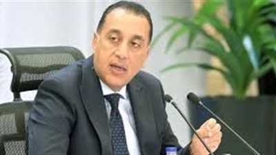 رئيس الوزراء يعقد اجتماعا مع مسئولى شركة 