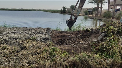 إزالة تعديات على أراضي الدولة والمزارع السمكية بمناطق بحر البقر وجمعية الإخلاص جنوب بورسعيد  