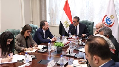 وزير الصحة يبحث مع السفير الفرنسي تعزيز علاج أطفال فلسطين المصابين بالأورام 