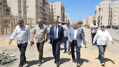 محافظ بورسعيد يتفقد مستجدات العمل بمشروع إنشاء 111 عمارة سكنية لمستحقي الاسكان التعاوني  