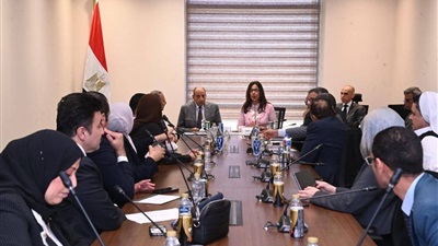 وزير الثقافة أمام 