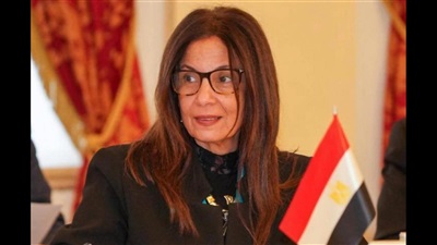 وزيرة الثقافة تبحث مع محافظ الوادي الجديد تعزيز الخدمات الثقافية.. وتعلن استضافة المحافظة لـ 