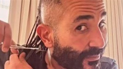 أحمد سعد يعلن توبته ويحلق شعره ويعلق: مش هعمل أي حاجة غريبة تانى 