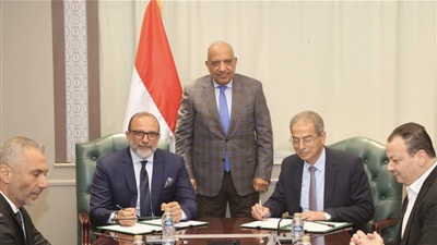 بروتوكول تعاون بين الشركة القابضة للكهرباء وشركة اتصالات مصر لإحلال العدادات التقليدية بأخرى ذكية 
