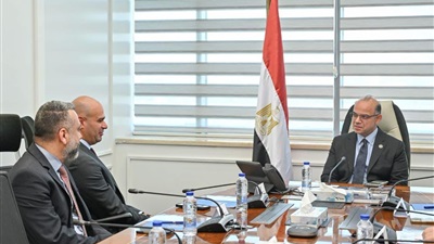 وزير الاستثمار يبحث مع شركة بروكتر آند جامبل خططها الاستثمارية وزيادة الصادرات من مصر 