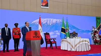 بحضور السيسي ونظيرته التنزانية.. توقيع مذكرتي تفاهم في ختام اجتماع رجال الأعمال بدار السلام 
