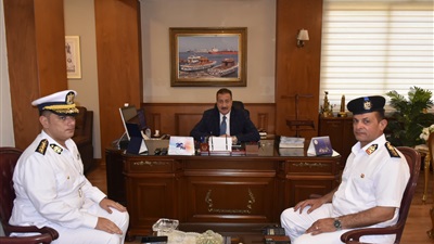 محافظ بورسعيد يستقبل مدير إدارة المرور الجديد 