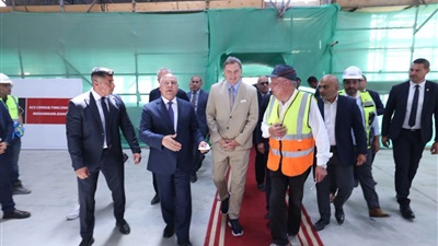 وزير النقل ونظيره الفرنسي يتفقدان مجمع ألستوم الصناعي بمدينة برج العرب الجديدة ويعقدان جلسة مباحثات 