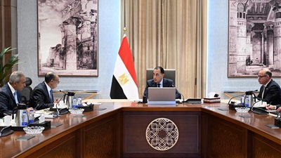 رئيس الوزراء يتابع الاستعدادات والترتيبات الجارية لاستضافة اجتماع مخصص للأعمال بالتعاون مع المنتدى الاقتصادي العالمي 