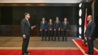 وزير الاستثمار والتجارة الخارجية يشهد أداء اليمين للدفعة الجديدة من أعضاء التمثيل التجاري 