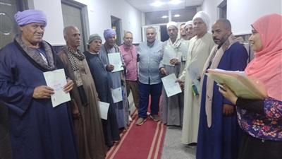 محافظ أسيوط: تسليم عقود لتقنين أوضاع أراضي أملاك الدولة للمواطنين المستحقين بأبنوب 