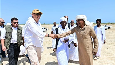الدكتور سويلم يتفقد جهود زراعة واستعادة أشجار المانجروف بمنطقة حماطة بمحافظة البحر الأحمر 