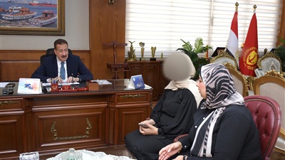  محافظ بورسعيد يتكفل بتجهيز عروس وإقامة حفل زفافها بالكامل  
