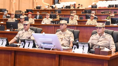 وزير الدفاع يشهد تنفيذ المرحلة الرئيسية لمشروع مراكز القيادة لإدارة الحرب الكيميائية 