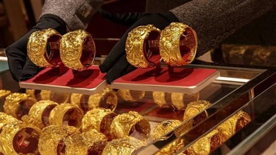 سعر الذهب اليوم منتصف تعاملات الأحد 