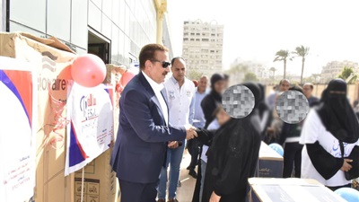 محافظ بورسعيد يستقبل قافلة مساعدات من جمعية رسالة للأعمال الخيرية تشمل أجهزة منزلية وكوبونات غذائية  