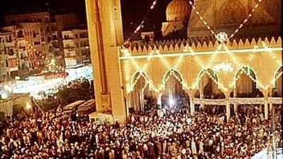 طنطا تستقبل الآلاف من محبي شيخ العرب.. إقبال كبير على مولد السيد البدوي في الليلة قبل الختاميه 