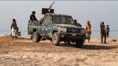 الحوثيون يجددون استهداف مطار الريان بالمكلا بصواريخ باليستية 