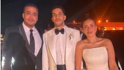 بحضور رمضان وحلمي.. عصام السقا يوثق أجواء زفاف مصطفى شوبير وجنا حلمي في سقارة 