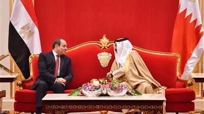 ملك البحرين لـ «السيسى»: مصر تلعب دورا محوريا فى الحفاظ على الأمن القومى العربى 