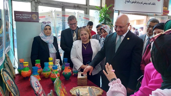 رئيس جامعة بنها