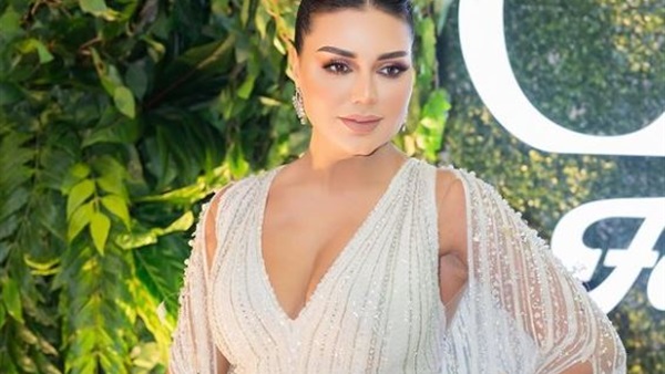 الفنانة رانيا يوسف