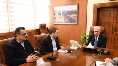 محافظ بورسعيد يتابع مستجدات سير العمل بالمشروعات الجاري تنفيذها بعدد من القطاعات 
