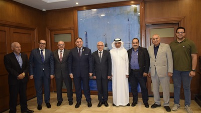 محافظ بورسعيد يناقش الخطوات التنفيذية  للتعاون مع مستثمر سعودي في المجال الصناعي 
